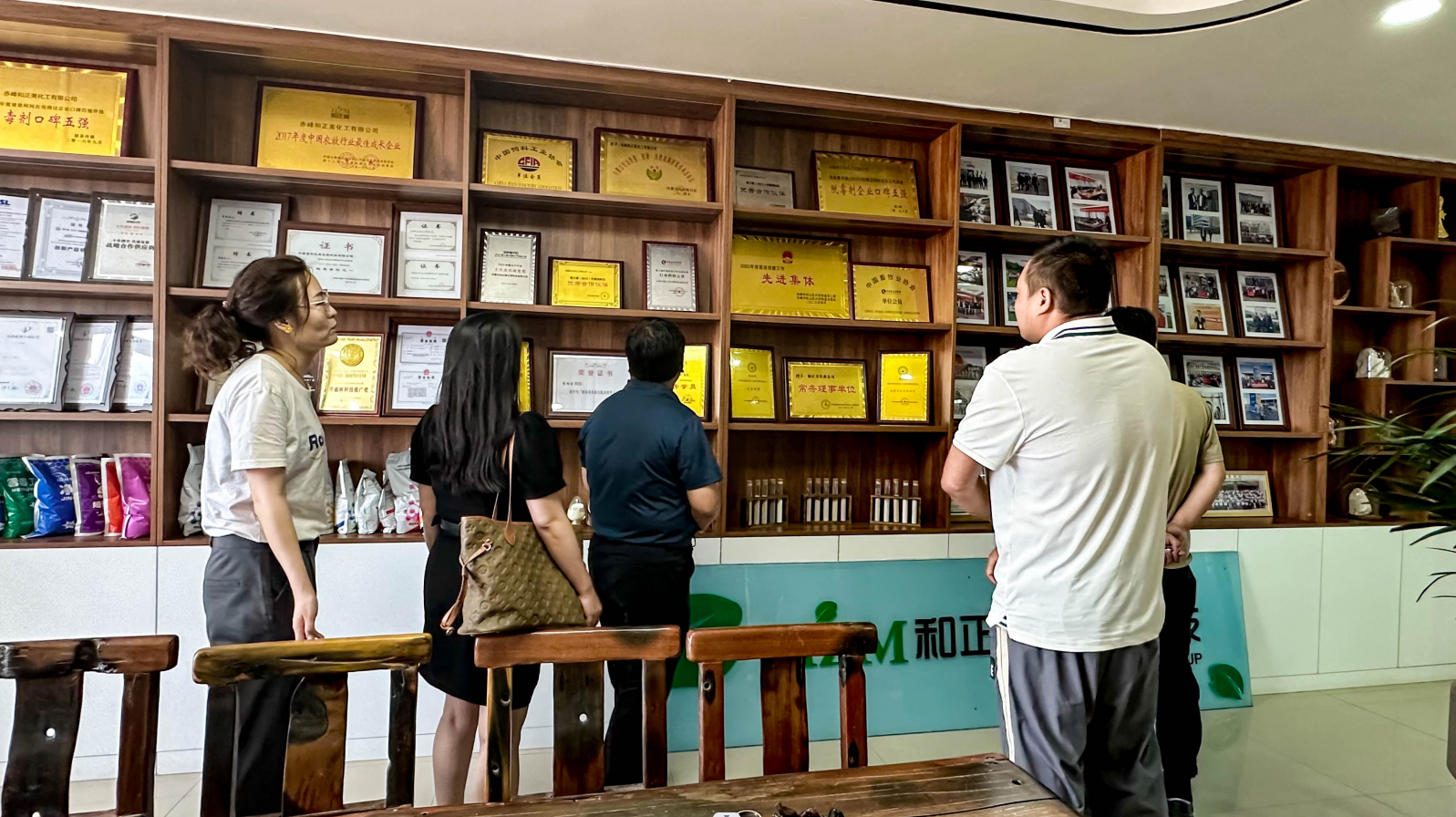 绿树荫浓夏日长，合作共赢畜牧强 ——热烈欢迎宽城养殖业三位同仁莅临美瑞蒂克